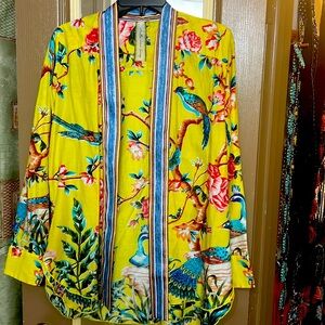 Aratta long sleeves. Very nice jacket.
